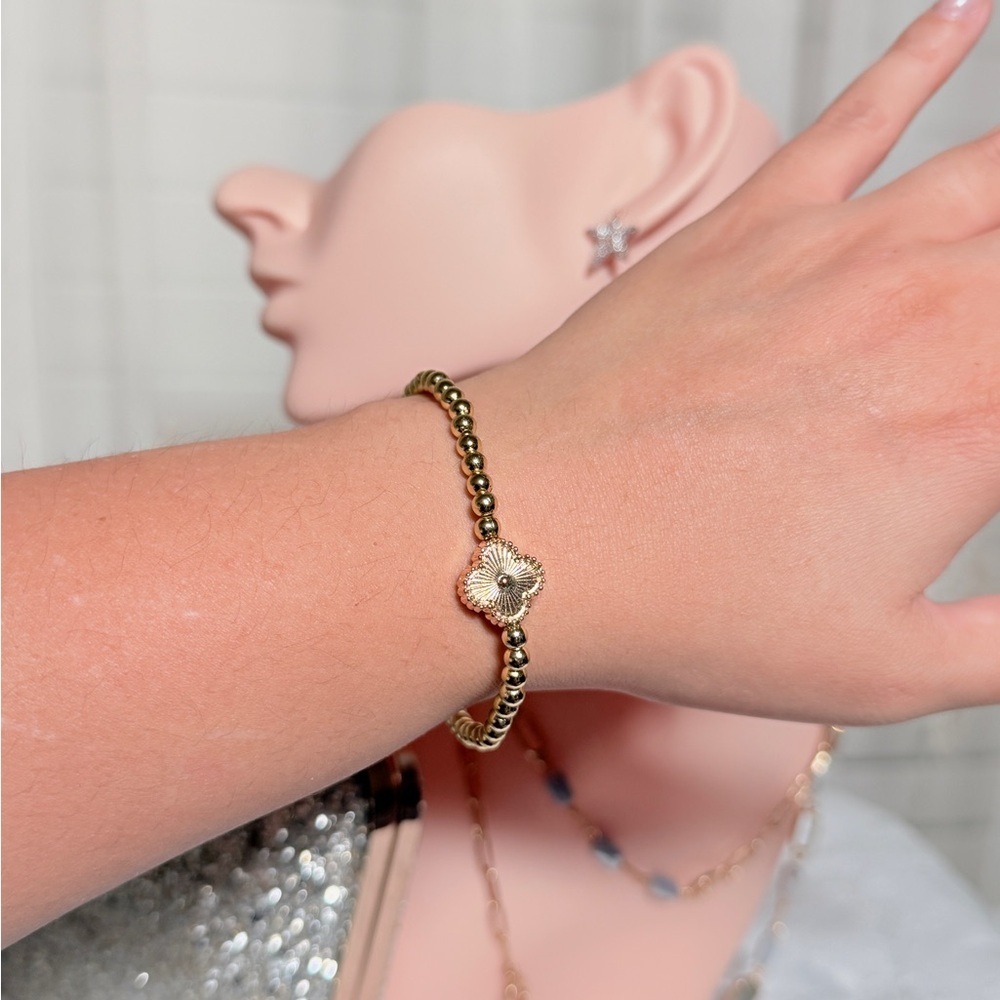 ⚜️ Elegant Gold Beaded Bracelet - Picture 4 of 5